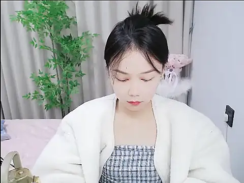 mili0923 online show from 10-21-25, 02:12