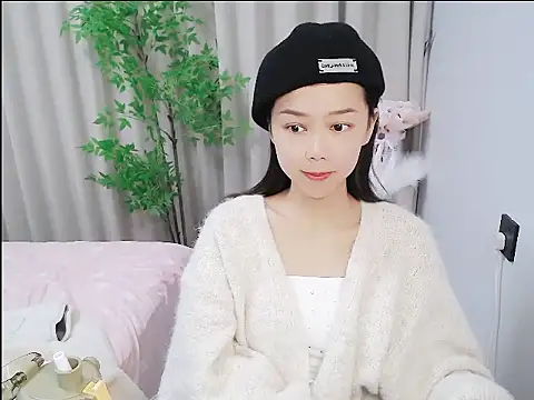 mili0923 online show from 10-22-25, 02:23