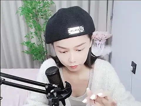 mili0923 online show from 10-22-25, 02:28