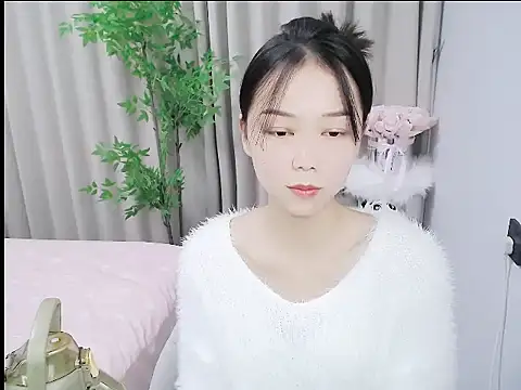 mili0923 online show from 10-28-25, 02:09