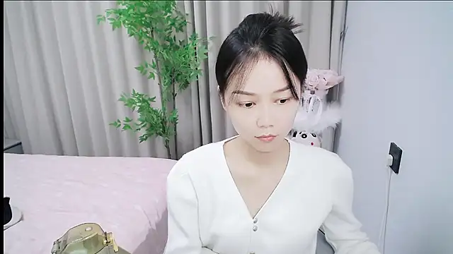 mili0923 online show from 10-29-25, 02:14