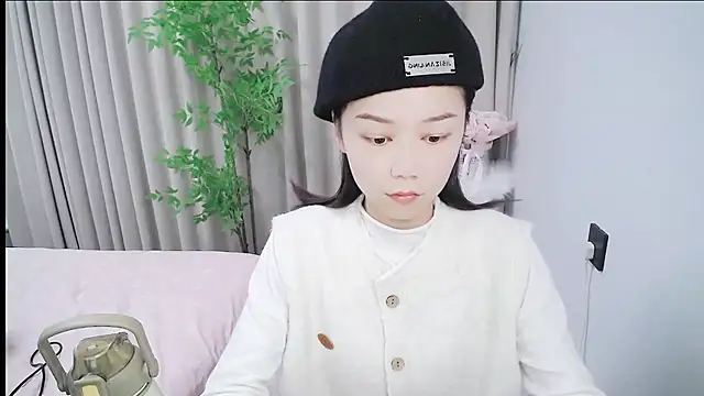 mili0923 online show from 10-31-25, 06:25