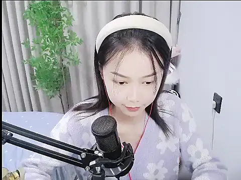 mili0923 online show from 11-18-25, 06:01