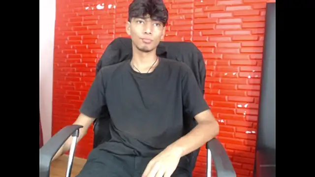 Snapshot of tyler_wolf1_ chatting on 10-08-25, 11:52 tyler wolf1 online show from 10-08-25, 11:52