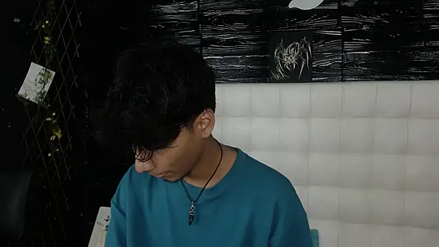 Snapshot of tyler_wolf1_ chatting on 10-20-25, 12:27 tyler wolf1 online show from 10-20-25, 12:27