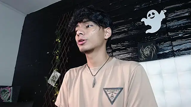 Snapshot of tyler_wolf1_ chatting on 10-22-25, 12:27 tyler wolf1 online show from 10-22-25, 12:27