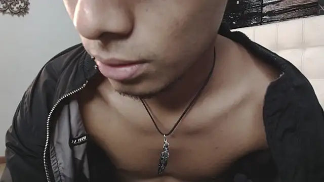 Snapshot of tyler_wolf1_ chatting on 10-25-25, 12:23 tyler wolf1 online show from 10-25-25, 12:23