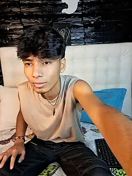 Snapshot of tyler_wolf1_ chatting on 10-30-25, 01:01 tyler wolf1 online show from 10-30-25, 01:01