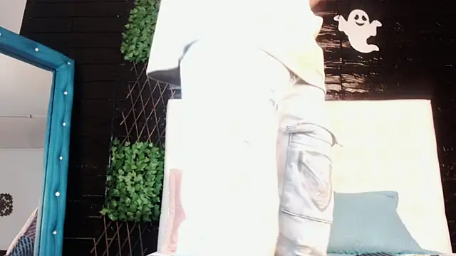 Snapshot of tyler_wolf1_ chatting on 11-01-25, 12:18 tyler wolf1 online show from 11-01-25, 12:18