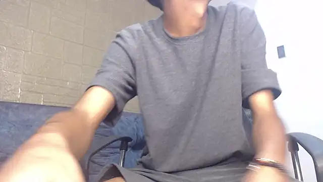 Snapshot of tyler_wolf1_ chatting on 11-19-25, 03:12 tyler wolf1 online show from 11-19-25, 03:12