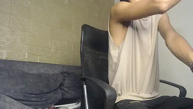 Snapshot of tyler_wolf1_ chatting on 11-22-25, 03:22 tyler wolf1 online show from 11-22-25, 03:22