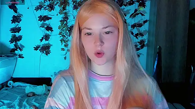 HoneyDazzle online show from 10-22-25, 08:41