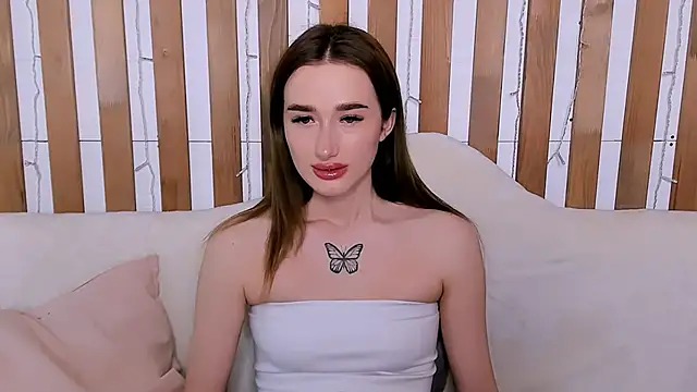 Olivia Grantt online show from 10-15-25, 01:17