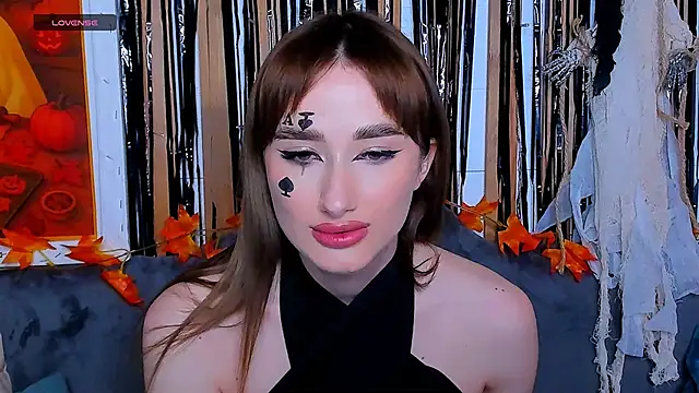 Olivia Grantt online show from 10-28-25, 01:09