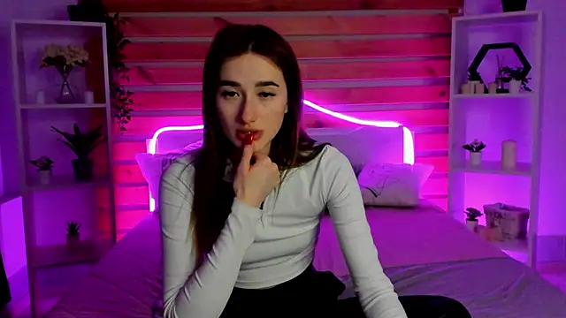 Olivia Grantt online show from 11-20-25, 01:06