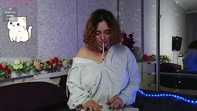 Snapshot of _Mary_Me chatting on 12-01-25, 07:08 Mary Me online show from 12-01-25, 07:08