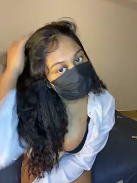 Snapshot of Monica__Bellucci__ chatting on 12-21-25, 02:46 Monica Bellucci online show from 12-21-25, 02:46