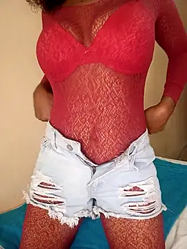 Snapshot of NiaAmour chatting on 11-17-25, 08:53 NiaAmour online show from 11-17-25, 08:53