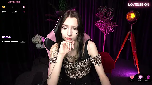 Snapshot of Trix_Void chatting on 02-05-26, 11:26 Trix Void online show from 02-05-26, 11:26