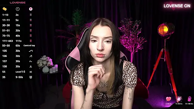 Snapshot of Trix_Void chatting on 02-12-26, 10:54 Trix Void online show from 02-12-26, 10:54