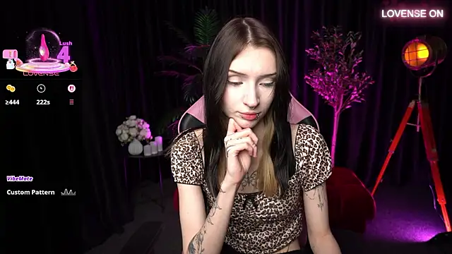 Snapshot of Trix_Void chatting on 02-15-26, 11:52 Trix Void online show from 02-15-26, 11:52