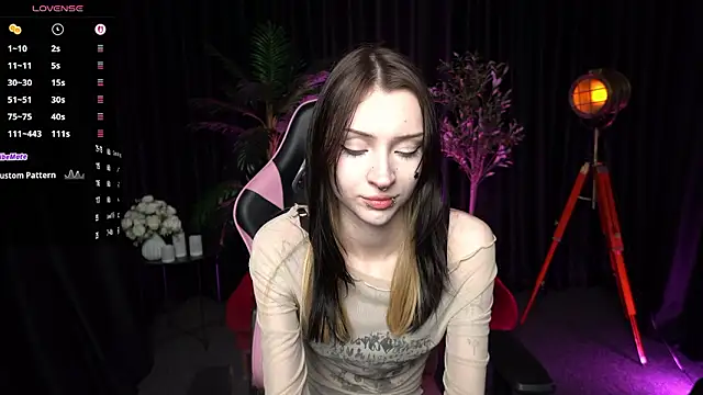 Snapshot of Trix_Void chatting on 03-02-26, 10:44 Trix Void online show from 03-02-26, 10:44