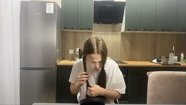 SunnySprinkle online show from 10-12-25, 11:42