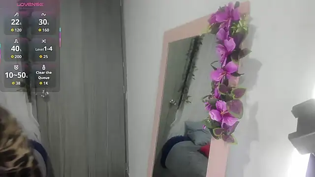 scarlett  m online show from 11-26-25, 11:11