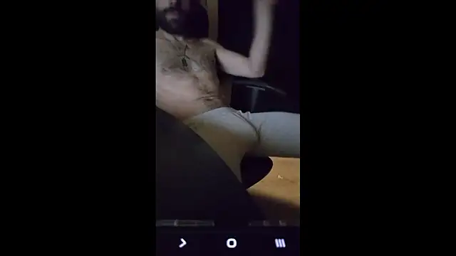 Snapshot of Liroow chatting on 03-24-26, 08:03 Liroow online show from 03-24-26, 08:03