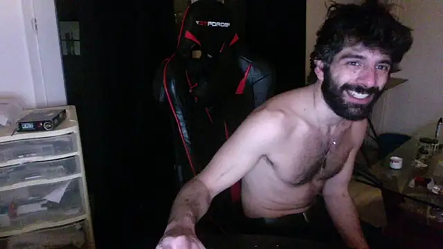 Snapshot of Liroow chatting on 04-02-26, 11:35 Liroow online show from 04-02-26, 11:35