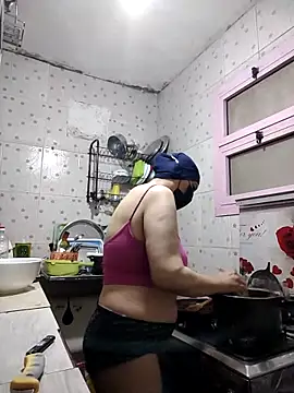 Snapshot of TermedScherzo chatting on 11-10-25, 11:31 TermedScherzo online show from 11-10-25, 11:31