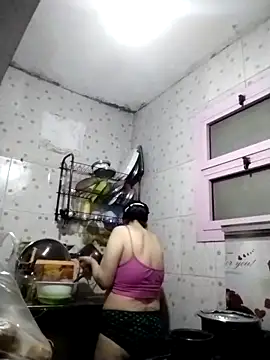 Snapshot of TermedScherzo chatting on 12-18-25, 02:45 TermedScherzo online show from 12-18-25, 02:45