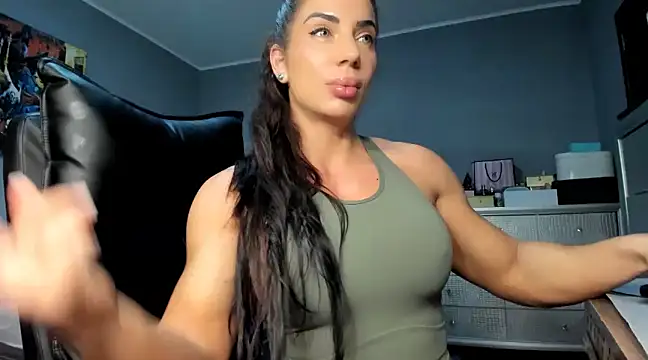 Alesyamuscledollxh online show from 03-16-25, 04:56