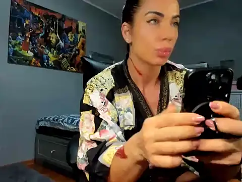 Alesyamuscledollxh online show from 11-01-25, 07:27