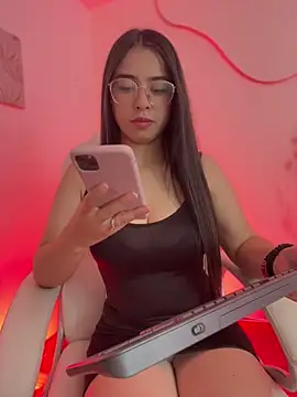 Iam Valentinaaa online show from 10-08-25, 12:36