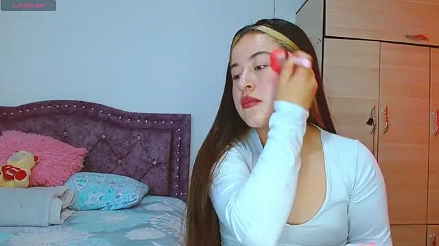 Snapshot of Hanssel_tess chatting on 10-08-25, 01:53 Hanssel tess online show from 10-08-25, 01:53