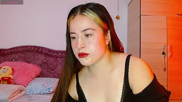 Snapshot of Hanssel_tess chatting on 10-12-25, 04:28 Hanssel tess online show from 10-12-25, 04:28