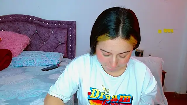 Snapshot of Hanssel_tess chatting on 11-06-25, 06:20 Hanssel tess online show from 11-06-25, 06:20