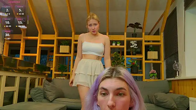 Mol l y online show from 10-22-25, 02:28