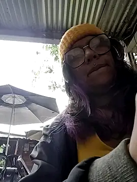 Abby 2-1 online show from 11-13-25, 09:36