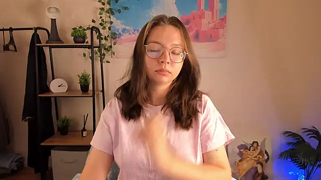 Nuura Moore online show from 10-27-25, 12:47