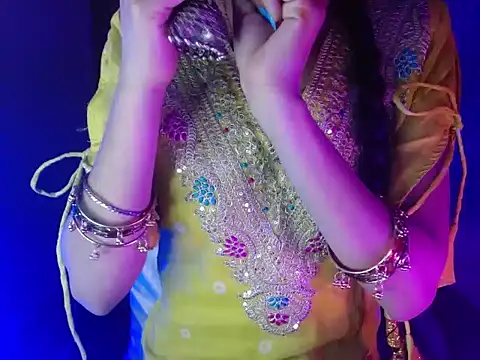 Roiseeee online show from 02-26-26, 04:55