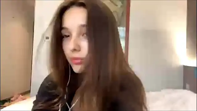 Snapshot of ZaidaKellner chatting on 10-29-25, 07:21 ZaidaKellner online show from 10-29-25, 07:21