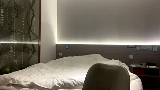 Snapshot of ZaidaKellner chatting on 11-08-25, 07:52 ZaidaKellner online show from 11-08-25, 07:52