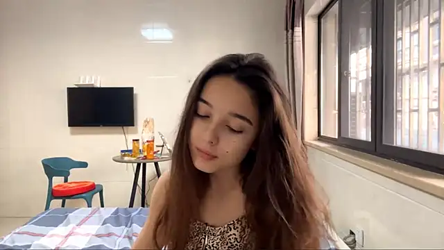 Snapshot of ZaidaKellner chatting on 11-25-25, 07:30 ZaidaKellner online show from 11-25-25, 07:30