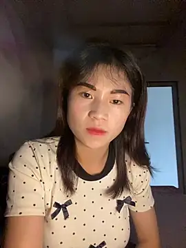 Snapshot of Mylinh- chatting on 10-07-25, 02:42 Mylinh- online show from 10-07-25, 02:42