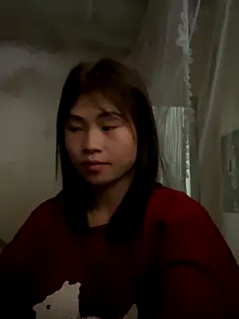 Snapshot of Mylinh- chatting on 11-05-25, 02:00 Mylinh- online show from 11-05-25, 02:00