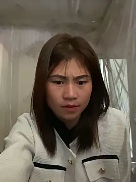 Snapshot of Mylinh- chatting on 11-06-25, 02:34 Mylinh- online show from 11-06-25, 02:34