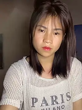 Snapshot of Mylinh- chatting on 11-09-25, 02:21 Mylinh- online show from 11-09-25, 02:21