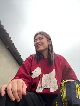 Snapshot of Mylinh- chatting on 11-10-25, 07:18 Mylinh- online show from 11-10-25, 07:18